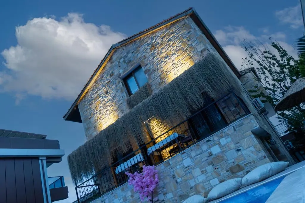 Yeni Foça Butik Otel Dinlenme Alanı